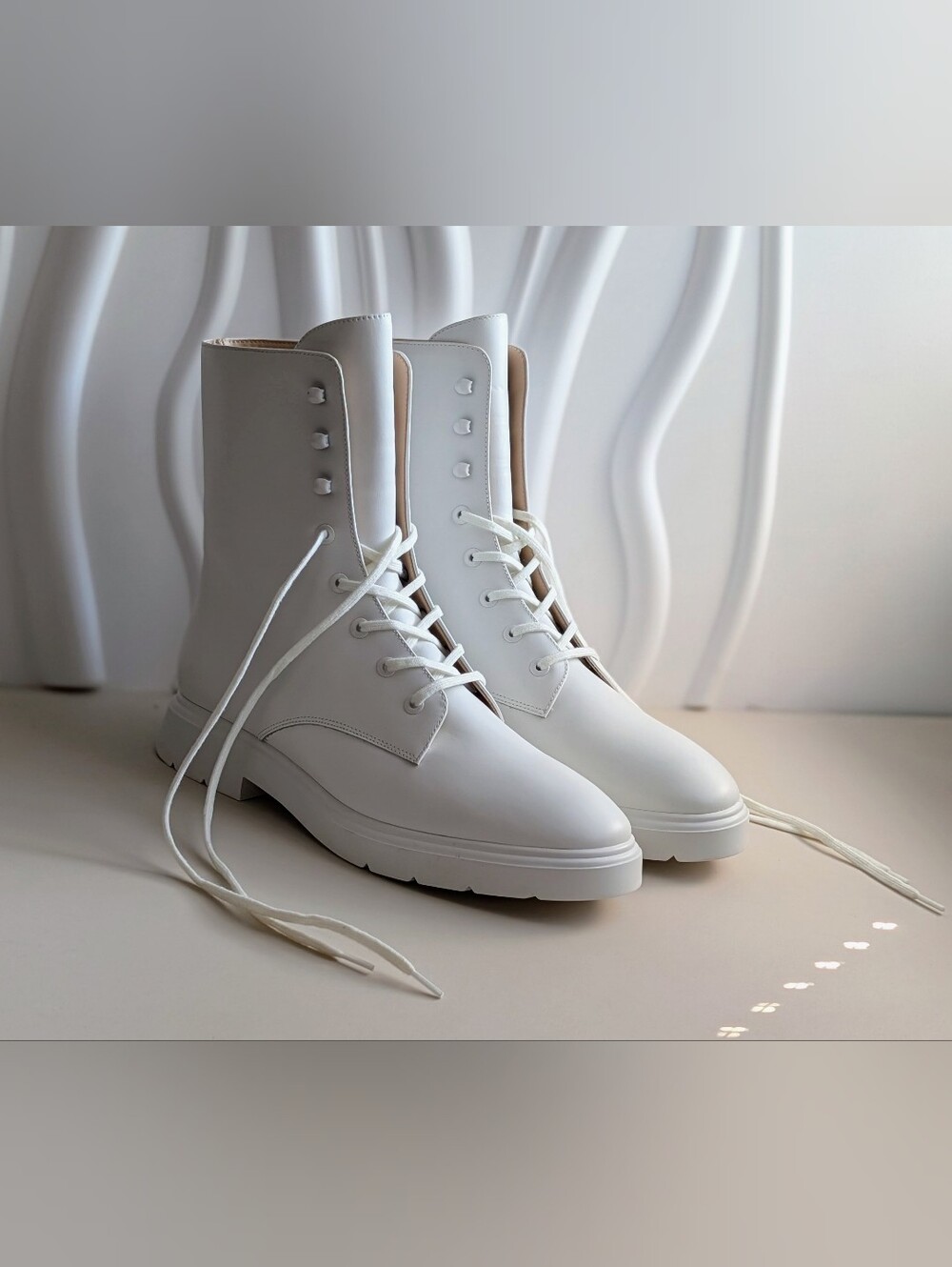 Stuart Weitzman McKenzee White Calf Leather Lug Combat Boots Size 8